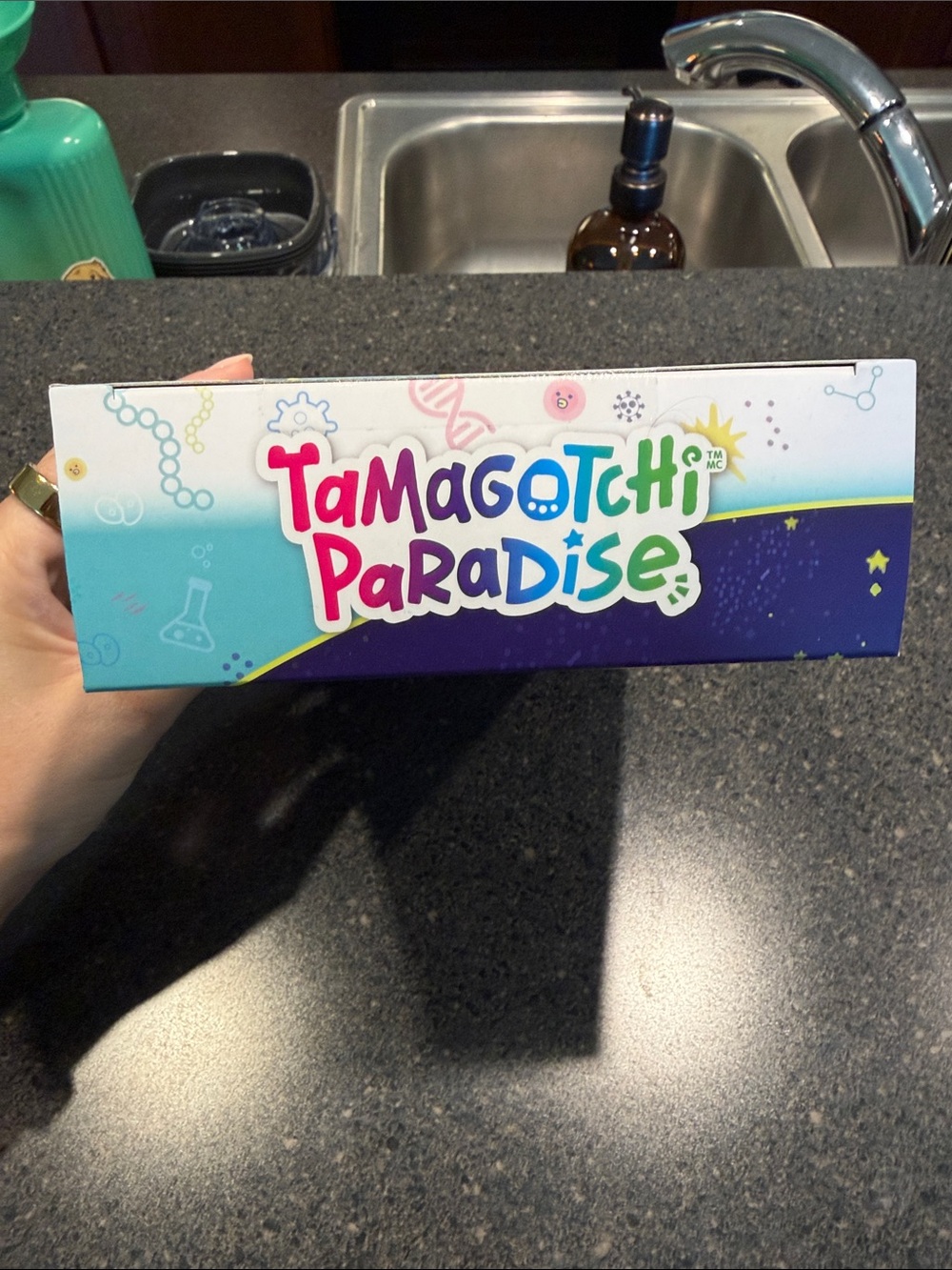 Bandai Tamagotchi Paradise Virtual Pet - Teal & Pink - Picture 5 of 6